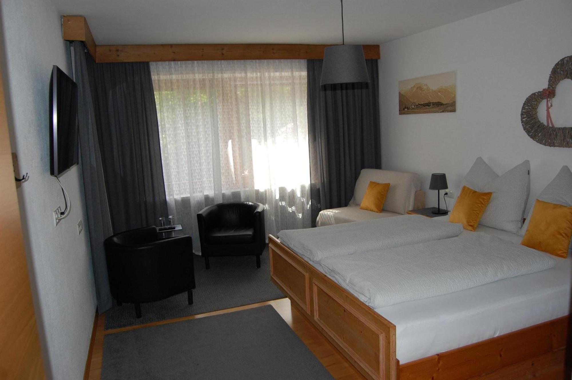 Haus Hager Bed & Breakfast Schlitters Exterior photo